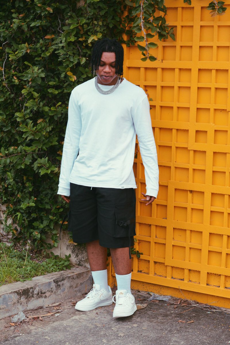 _graceymae's tweet image. I sat down with the #KingOfTheWolves aka @whoisalphap for @pausemaguk to catch up on life, love and lockdown! 

He exclusively shares the name of his new EP for the very FIRST time plus we keekee all the way through!

Catch a vibe with us:
pausemag.co.uk/2020/08/athome…