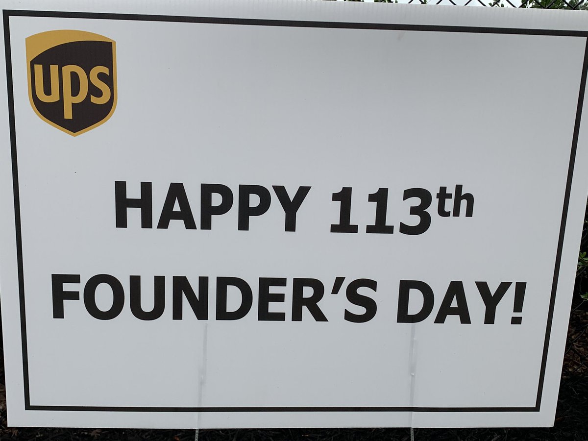 Congratulations to HR Supervisor Tyaa Dogan for receiving her 20 years of service award today.  It was extra special being able to spend time with the UPS CEO, Carol Tome.