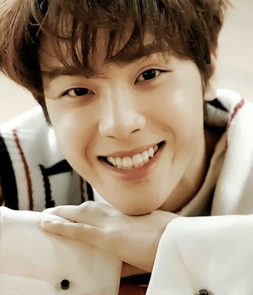 juyeonsbby's tweet photo. 💕MEMBER APPRECIATION POST💕
Haknyeon is such a talented, all rounder!! Like what can't he do?? He can sing, he can rap, he can dance, he can b-boy(self taught) , he's funny, he speaks English&amp; mandarin, he basically does everything..And he has the most precious smile ever and- https://t.co/cNqNZZ4iUF