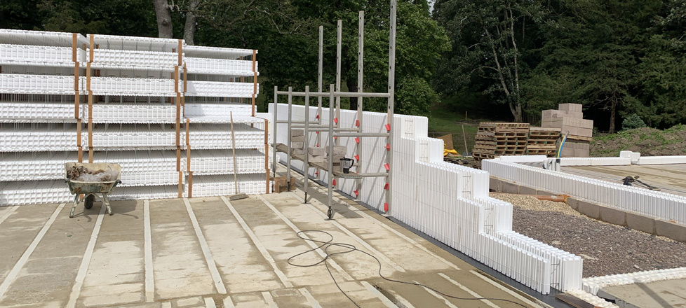 BecoWallform's tweet image. Well, despite the bad weather, our featured #selfbuild project has managed to complete the beam and block ground floor and is now progressing with the #Wallform superstructure #rainydays #buildinbadweather #icf becowallform.co.uk/feature-self-b…