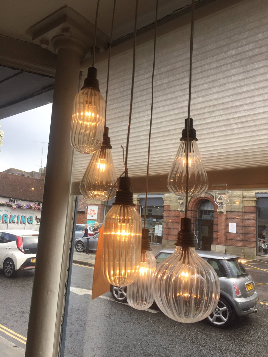 L I G H T S
Available to buy. Three sets available. Always received great compliments! Multi-bulb ceiling pendants £45 >>