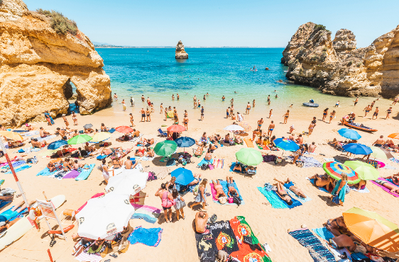DailyMirror's tweet photo. Portugal could be back on travel quarantine list in days with Italy also at risk https://t.co/Yrg5PzCfDd https://t.co/Sj4M74s6pJ