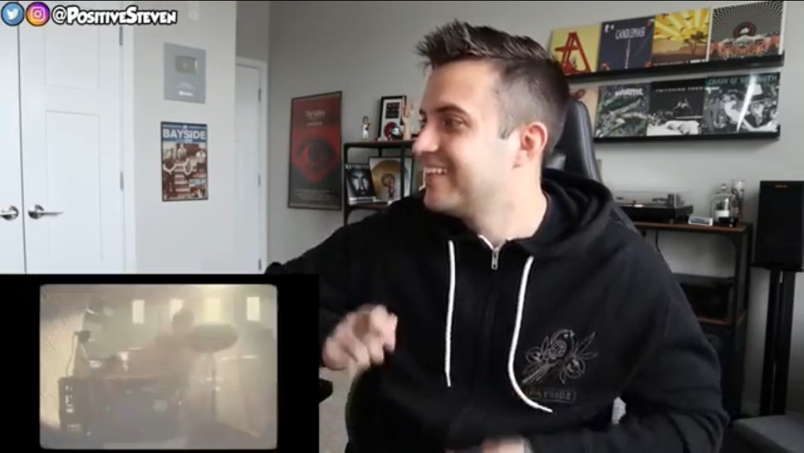 jufr_calm's tweet image. Watching Old me music video made me watch lovely king @positivesteven reaction again. For the red team supremacy! #STREAMBESTYEARS #OLDMEMV #Red5SOS #THANKSFORBESTYEARS