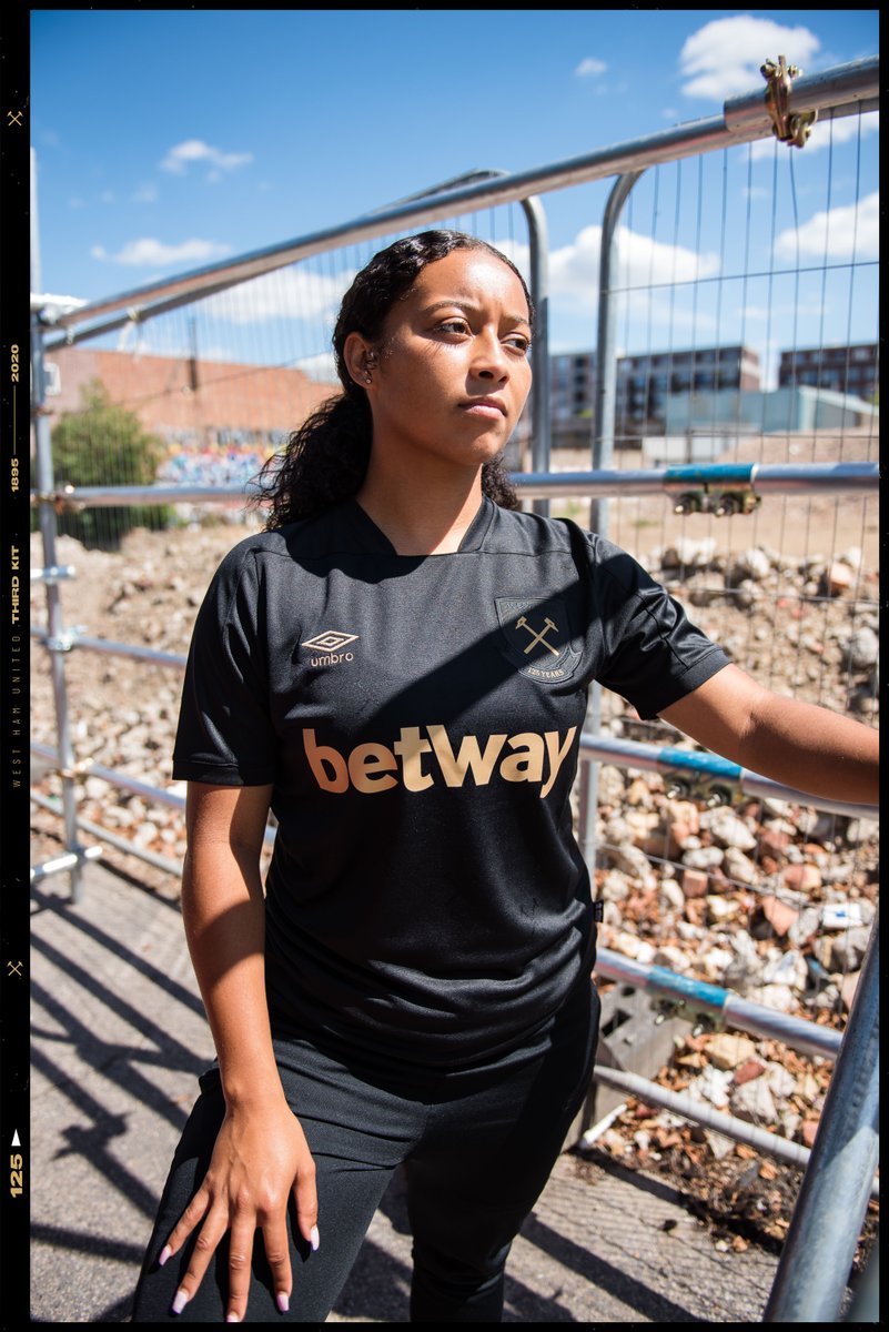 WestHam's tweet photo. ⚫️⚒💛

🛒 ➡️ https://t.co/uDHwjTE2aG https://t.co/z5hZ362fw3
