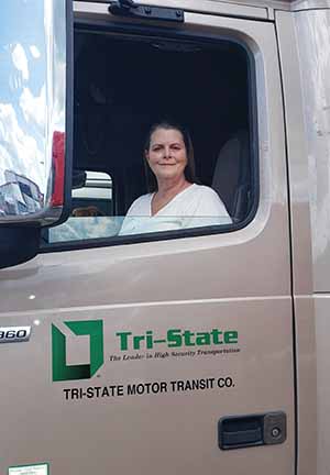 Whether on the highway or the high seas, Melissa Metcalfe sails along
thetrucker.com/trucking-news/…