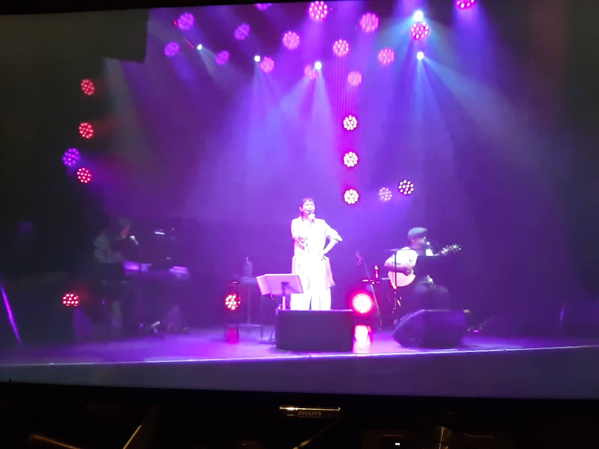 唄うコイズミさん 唄うコイズミさん
