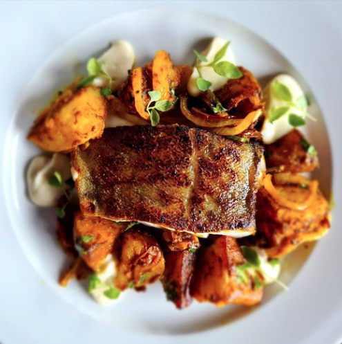 Baked Atlantic Cod, Bombay Potatoes, Cauliflower puree.
☎️To make a reservation Call 042-682 2360 or message us on FB 📩  
#LennonsGastroPub 
#LouthChat