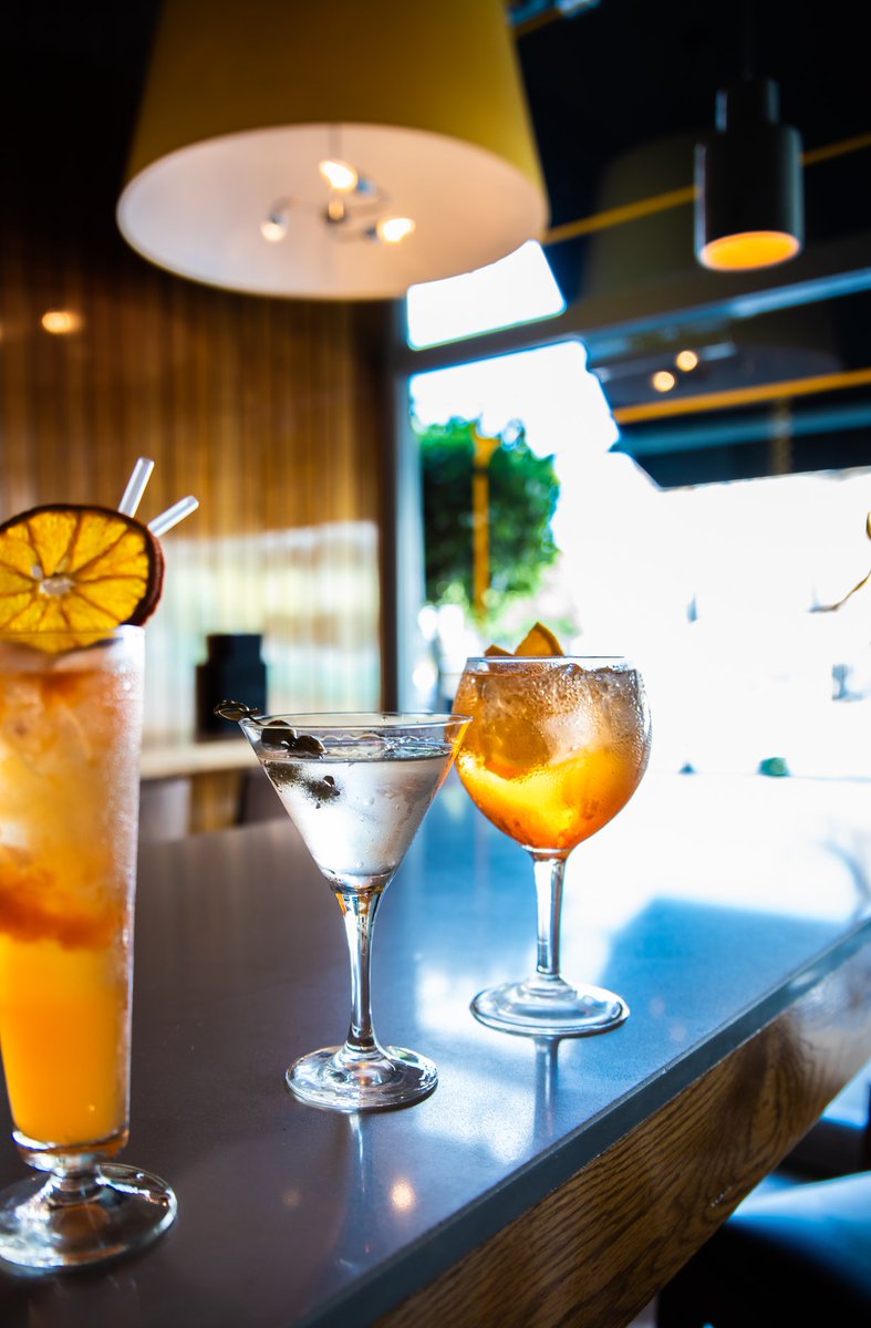 We're on the count down to the weekend! What are your plans? 🍸