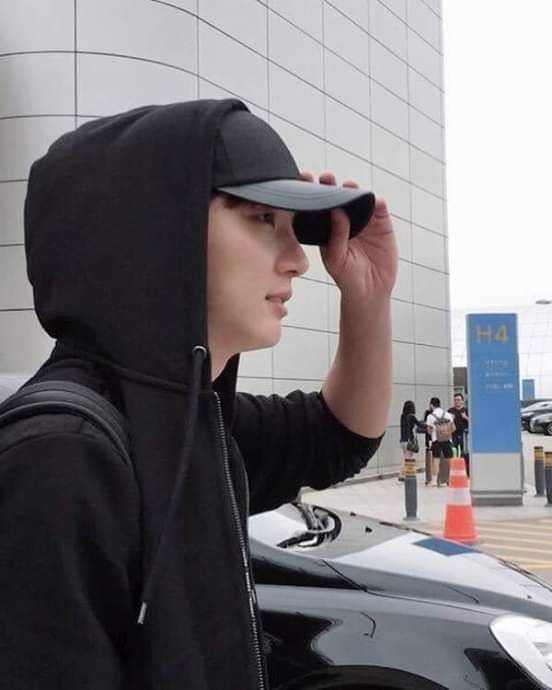 edsiyoon's tweet photo. #Siyoon34Days Picture Challenge
Day 6▪Candid
#ultimateheartthrob😍🤗💪🔥
#윤시윤 #ユンシユン #尹施允 #yoonsiyoon #yoonshiyoon
#yoondonggu #moa_ent
#MahalKitaSiyoonie ❣😍😘🤗💛 https://t.co/7BP8gNVCtz