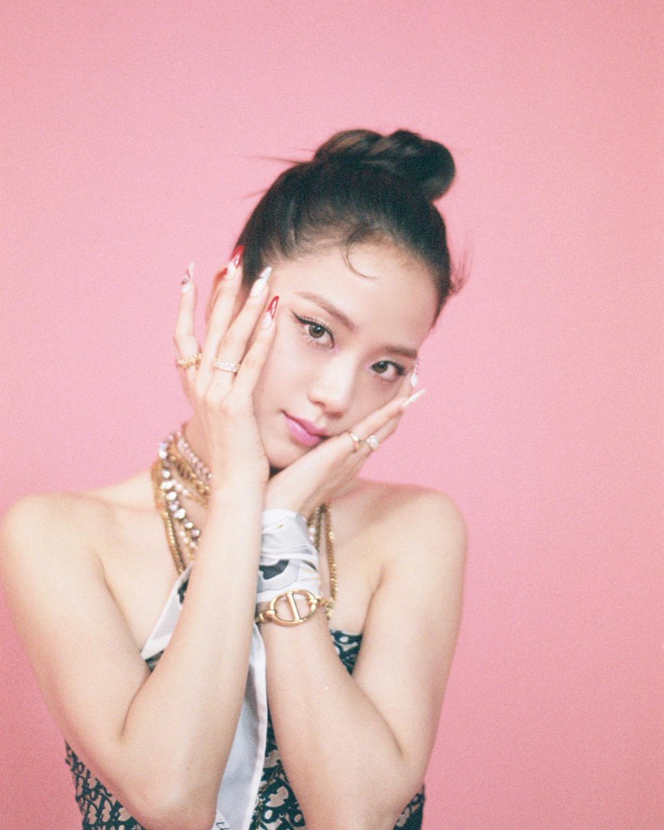 jendeukiebabo's tweet photo. [sooyaaa__ 200828 update]

“chillin' chillin'”

#BLACKPINK #블랙핑크 #JISOO #지수 #jisoostagram @BLACKPINK https://t.co/jaC6Hm7alK