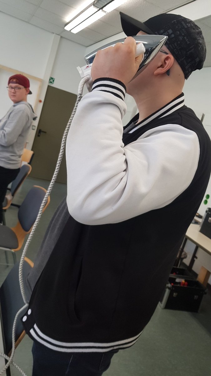 IKayziii's tweet photo. In der ÜBL kommt @VibeezR6 erstmal seinen häuslichen Pflichten nach.💭 https://t.co/tLd0sD7ngh