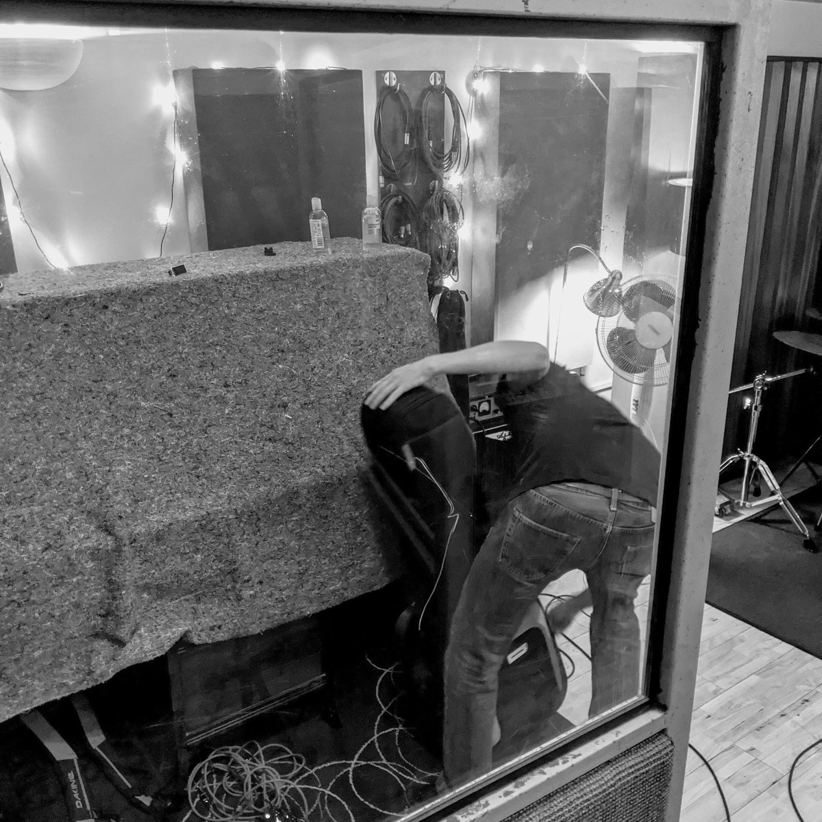 Phil unsheathing the axe

#elephanttakedown #newmusic #altrock #rock #record #studio #recordingstudio #independentartists #band #musicproduction #guitar #bass #drums #microphone #vocalist  #songwriters #guitarist  #chapman #chapmanguitars #lespaul #gibson #gibsonlespaul