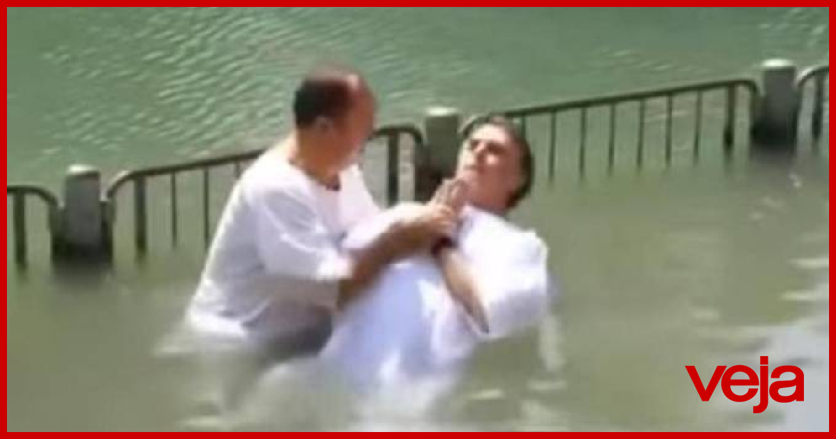 Pastor preso por desvios no Rio batizou Bolsonaro nas águas do Jordão (via <a href="/radaronline/">Radar</a>) veja.abril.com.br/blog/radar/pas…