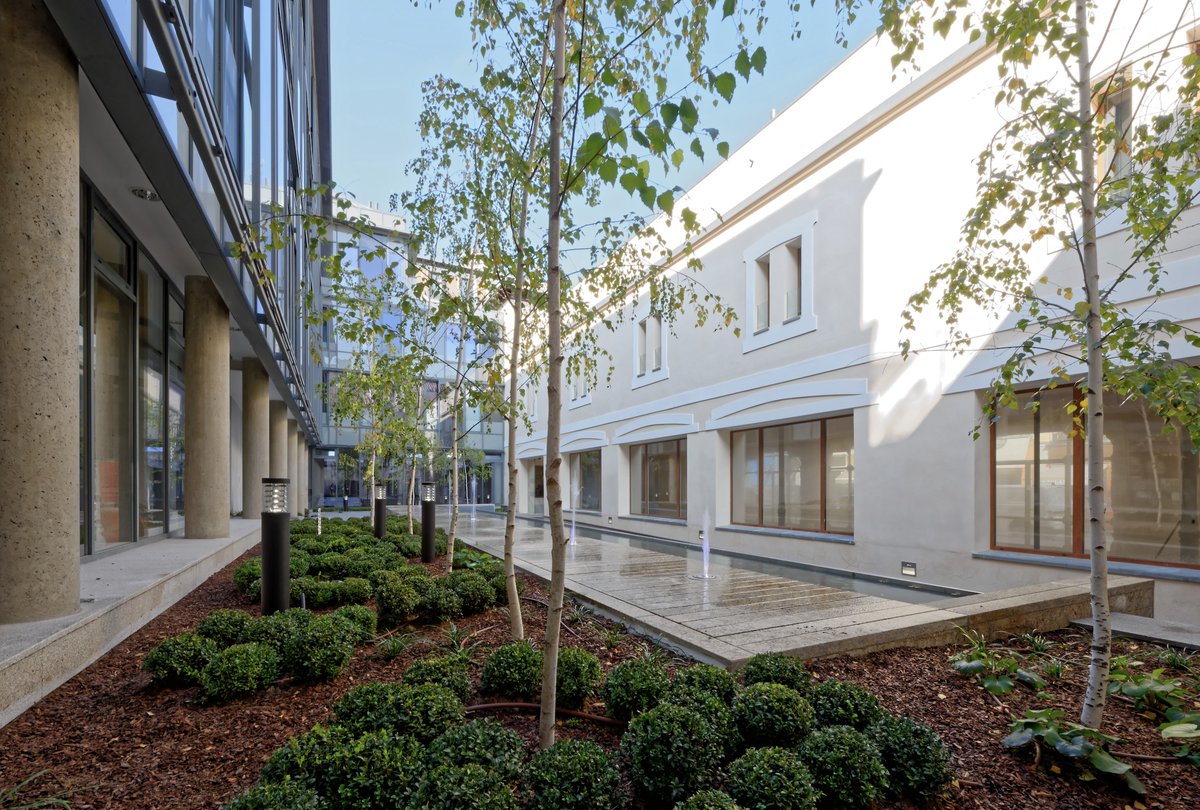 Iconno_Madrid's tweet image. También somos especialistas en aportar el toque exclusivo a #proyectoscontract Como en #edificiolamarca donde se usaron puertas Moon de #Rimadesio. Contacte con nuestro equipo #contract xa incorporar 1as firmas de #mobiliariodediseño a su proyecto. +info: iconno.es/proyectos-cont…