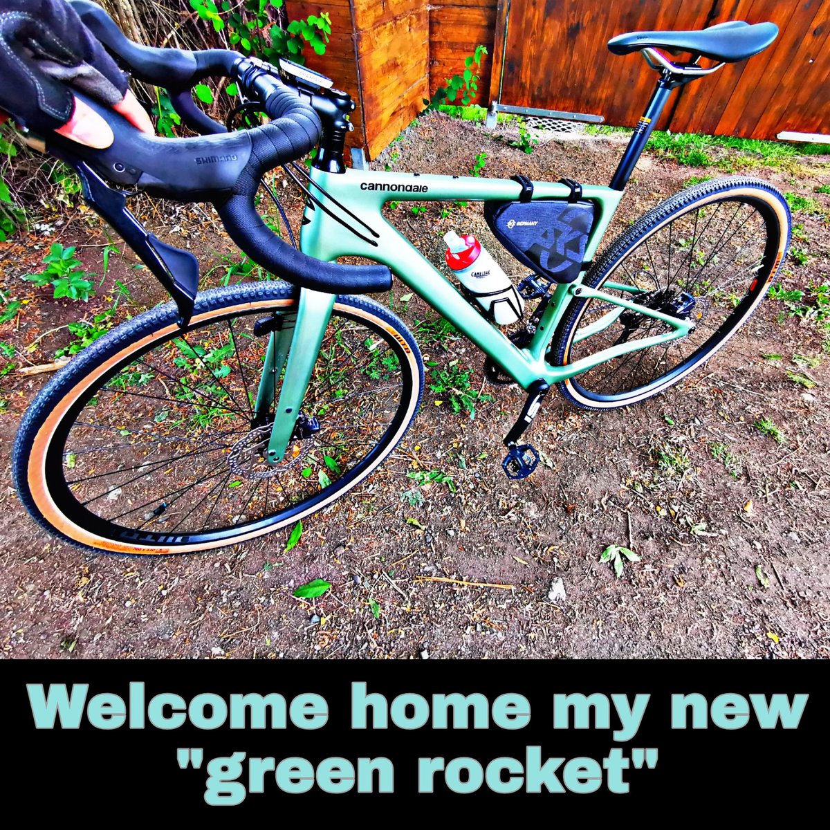 Graupe2904's tweet photo. @Frau_Elster Gravel ist toll. Sportlich, stylisch und wahnsinnig schnell. Zumindest meins 😉☝🏻
Aber wie Rifter schon meinte. Du musst mit leichten Gepäck reisen.
Da ich meine neue Rakete nicht nur für den Alltag nutze, ist es für mich das Optimale. Abnehmbare Schutzbleche sind aber ratsam. https://t.co/LT80DM9KyR
