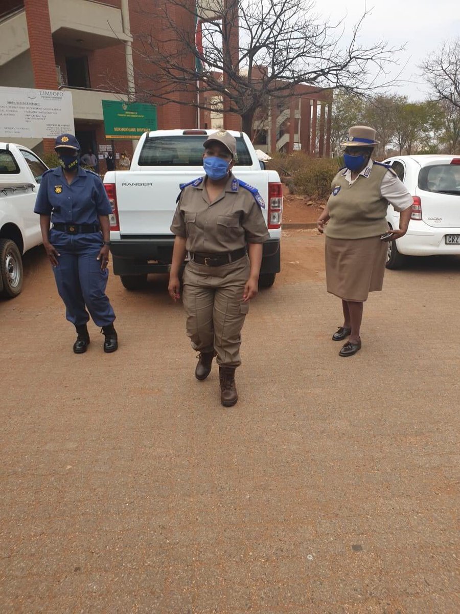 TransportLimCom's tweet image. MEC Lerule-Ramakhanya joins the #OperationBasadi4RoadSafety in Sekhukhune District as part of the #LiveBeyondMonthEnd program. The operation comes after horrific accidents that occurred in the 1st week of #level2lockdown due to reckless and negligence driving. @TrafficRTMC