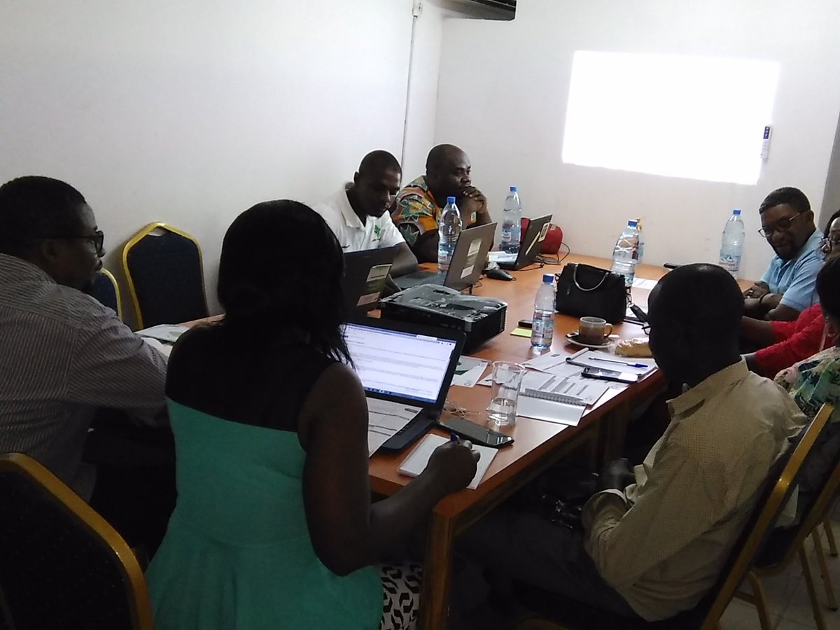 AdisiCameroun's tweet photo. «#Data and #Fact #COVID_19 » lance ses activités ce jour à Douala au siège d’#ADISI_Cameroun.
Les contributeurs nationaux de #DataCameroon venus du #Nord du #Littoral, du #Centre, du #Nord_Ouest, du #Sud_Ouest et l’#Est sont en conclave depuis ce 28 Août 2020 au siège d’#ADISI... https://t.co/OJ4y8BR3F3