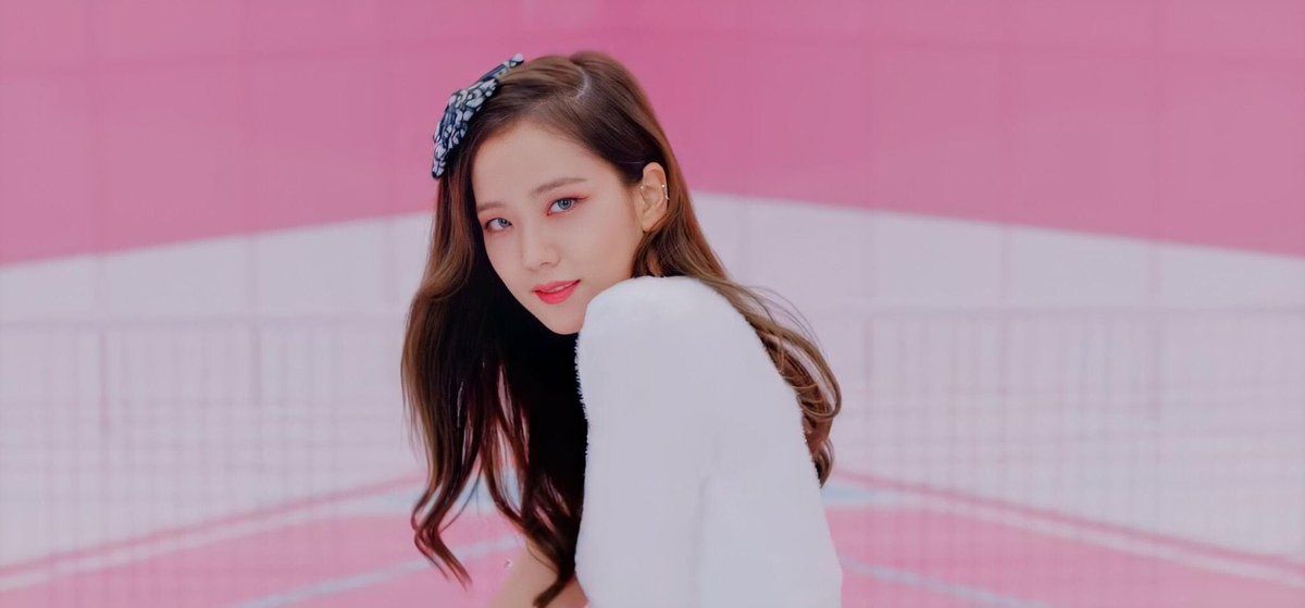 H43843697's tweet photo. Chị iu của em phải chịu nhiều thiệt thòi rồi #JISOO https://t.co/Qe0ArMnS0V