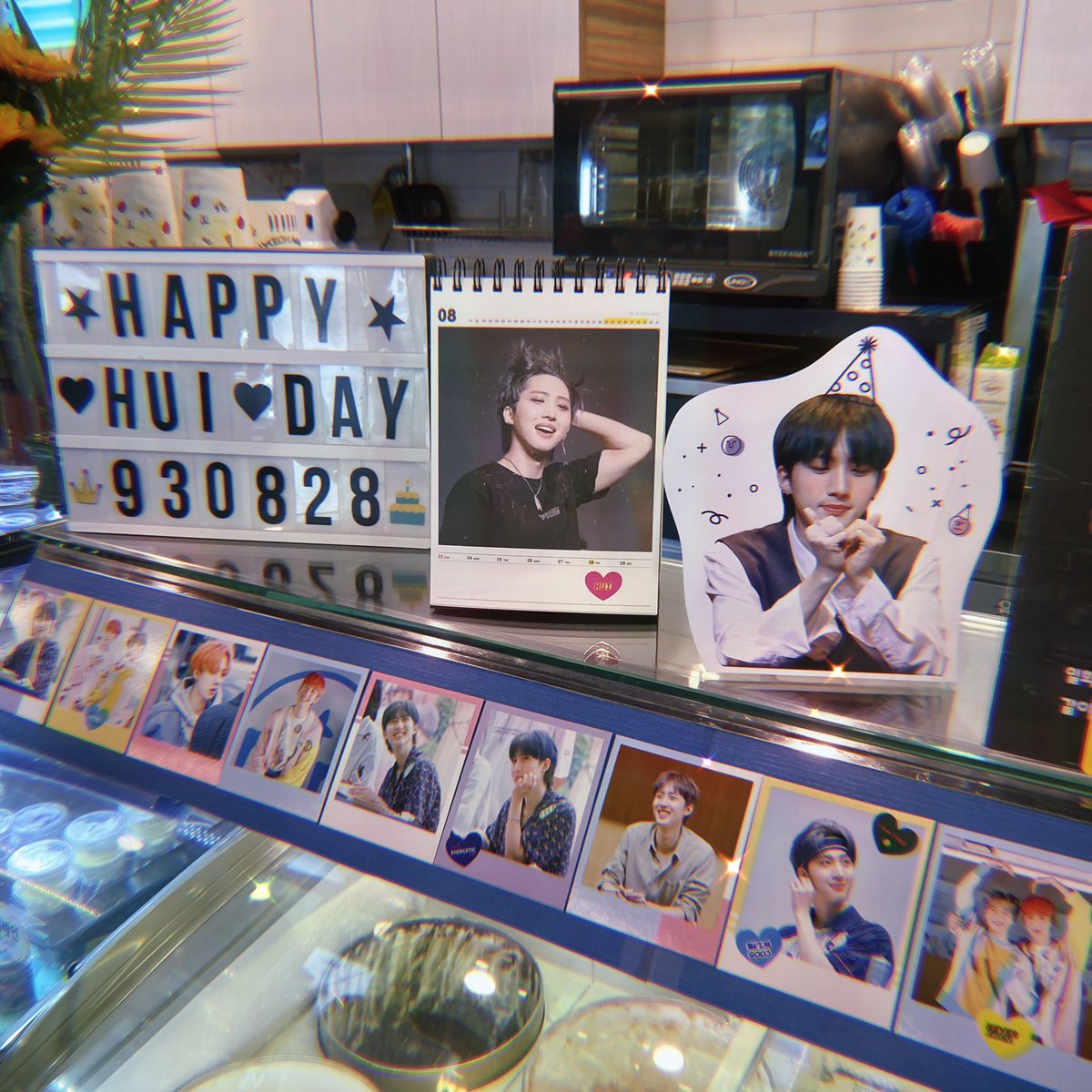 hui3ound's tweet photo. @SimpleThingsHUI 님 @gree_gon 님 진짜 너무 감사합니다 ㅠㅠㅠ
덕분에 이렇게 많은 아름다운 선물을 받을 수 있었요ㅠㅠㅠ 너무 너무 예쁘고 너무 좋아요 ♡ ♡ ♡
회택오빠 생일축하해요 💚#28thHUIday #펜타곤 #PENTAGON #후이 #회택 #HUI https://t.co/wWIGaXK9cK