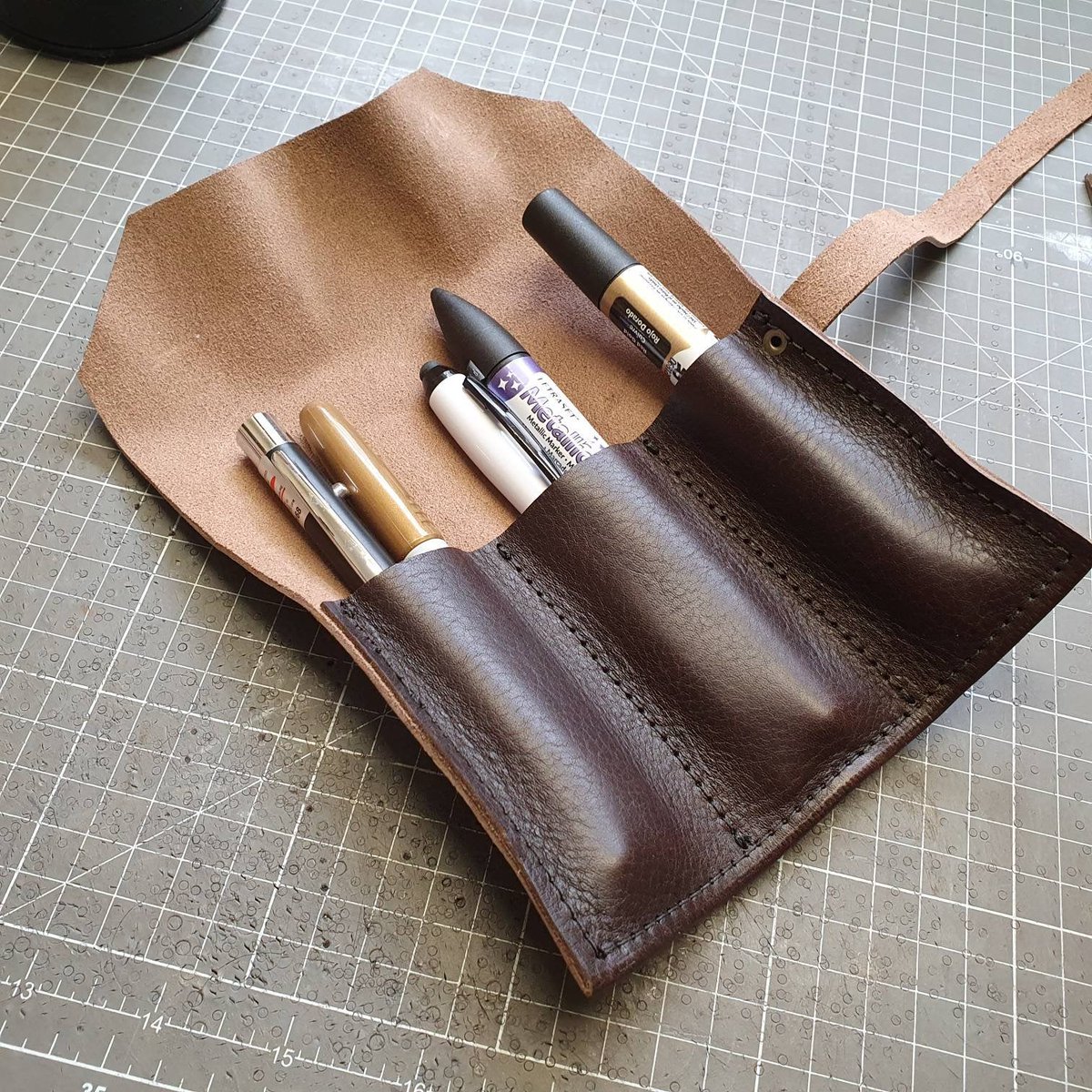 SandraPoppys1's tweet image. Mini tool pouch, leather Pen pouch, Teacher gift tuppu.net/b7520714  #PocketTools