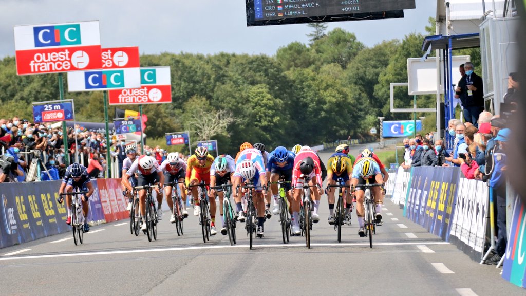 EggZ2HXU4AAl1e5?format=jpg&name=medium