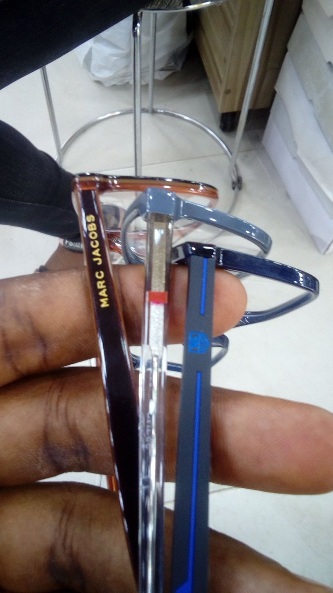 UwakweChimobi's tweet photo. @Mazigburugburu1 I once watched you dance in your jet, with a niece pair of shades on. I also make photochromic lens, anti blue light lens that protect your eyes from sunlight and screens #mazigoestomarket https://t.co/iF5hJaeh4r