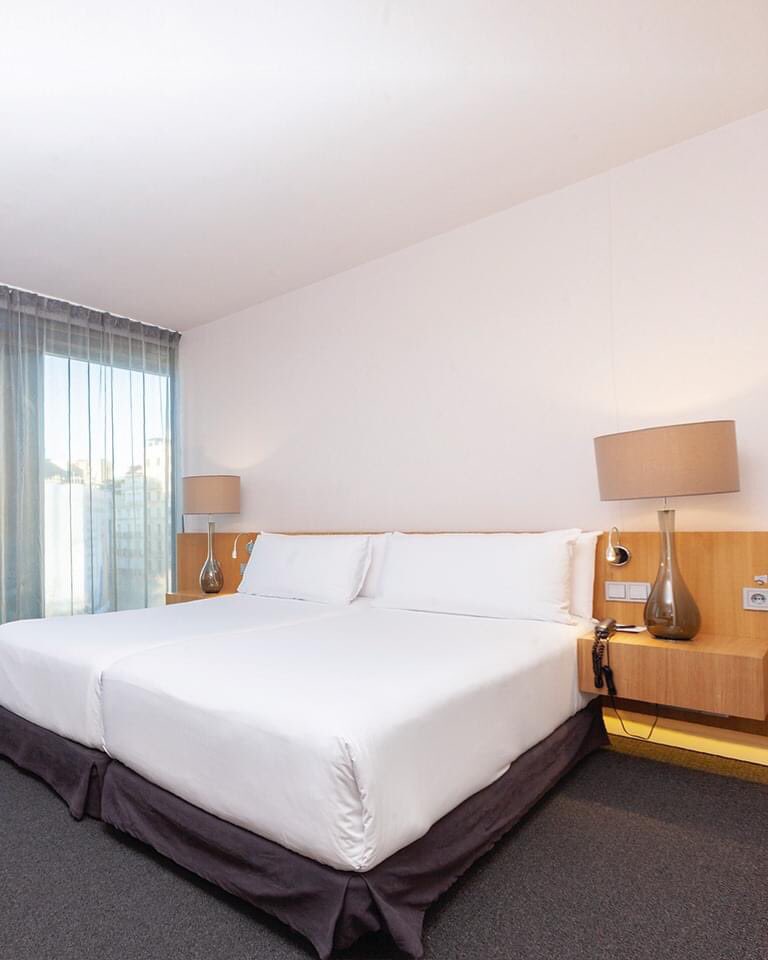 Llevamos a cabo todas las medidas de seguridad para tu tranquilidad y felicidad durante tu estancia con nosotros. Reserva entrando en nuestra web y benefíciate de las promociones. #hotel #barcelona #royalhotels #easylifebyroyalhotels