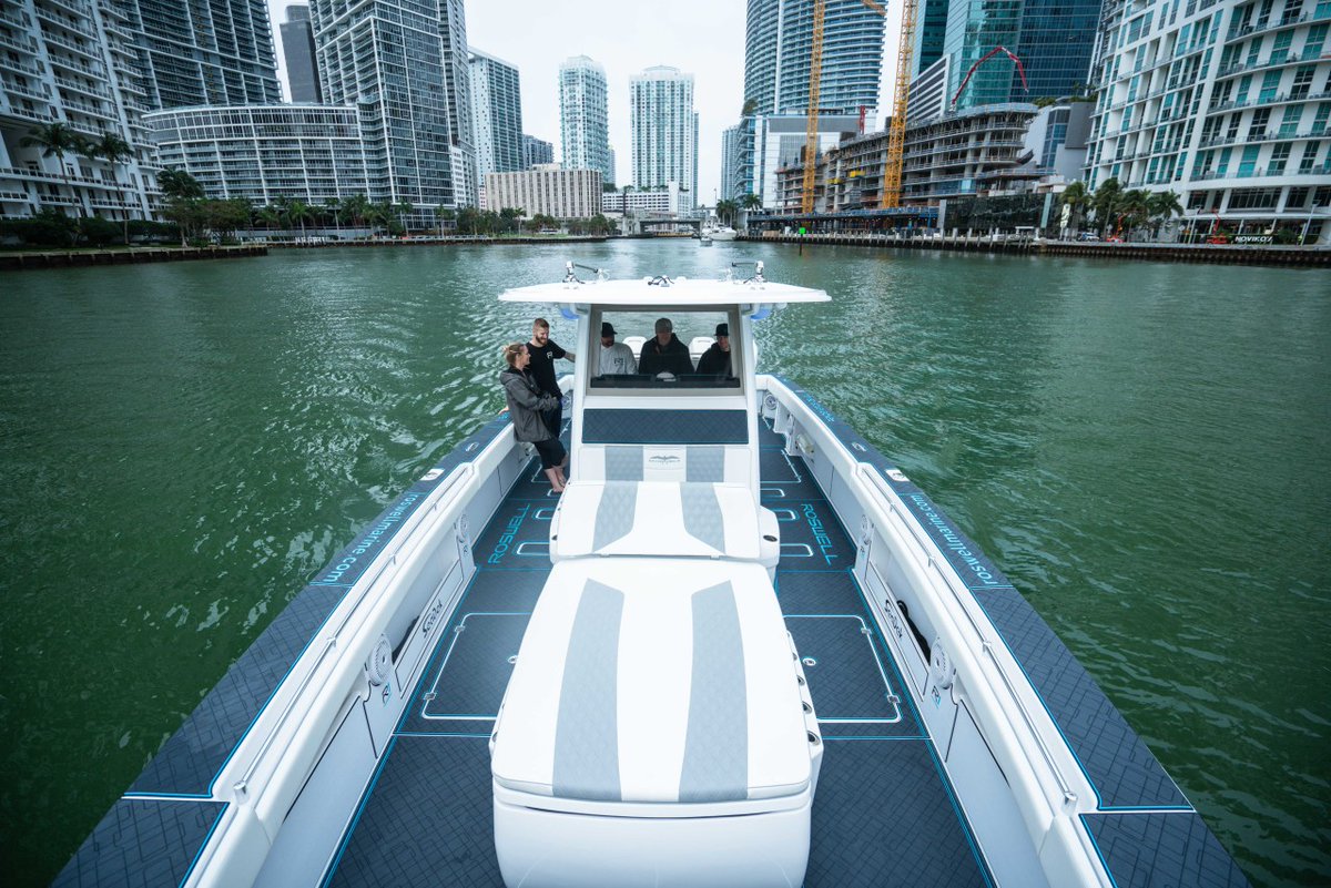 seadek's tweet photo. #GetLoud and look good! 

#SeaDek #RoswellMarine #genuineseadek #seadeked #marineflooring #industryleader #boating #nonskid #nonslip #antifatigue #trustedbythebest #innovation #carpetstinks #invincibleboats #invincible #roswell #experienceroswell @invincibleboats @roswellmarine https://t.co/qQtVRSopm4