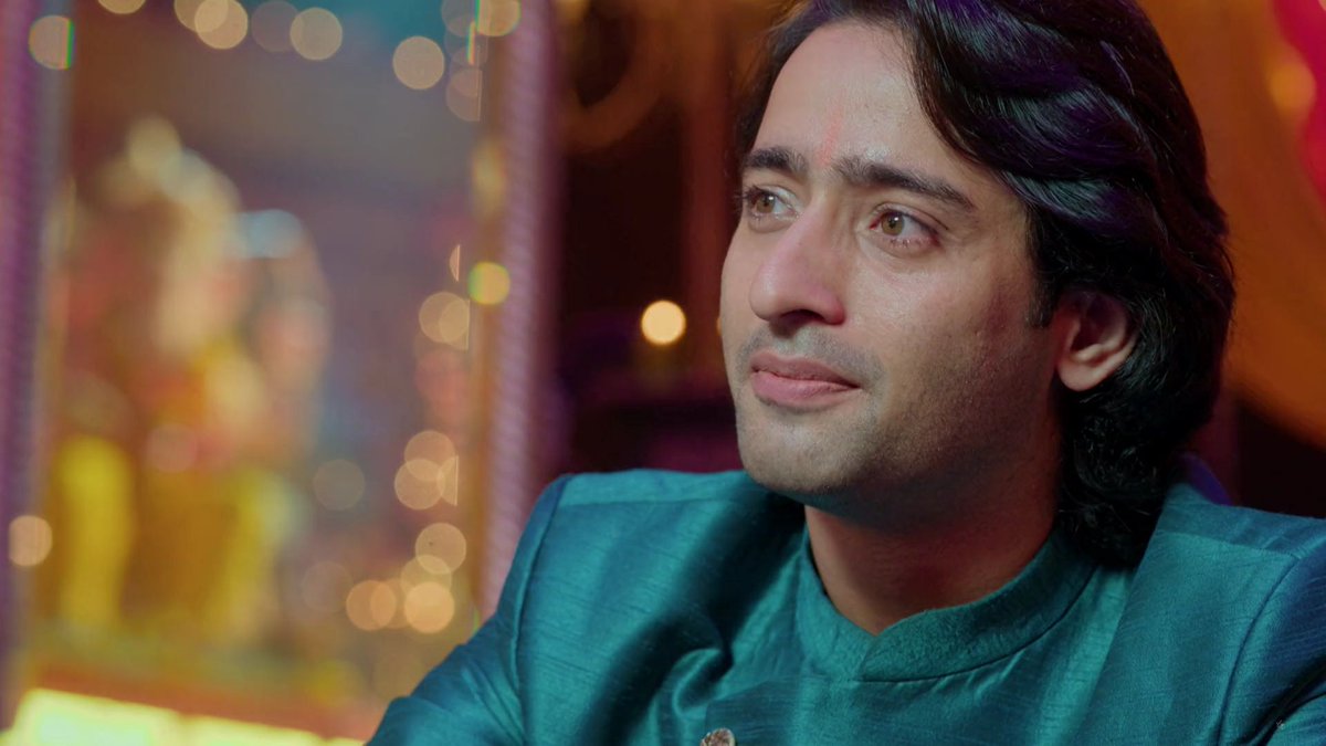 Ganpati Utsav- His Painful MemoryBeing a rebel, he always held Ganpati puja to rem his baba, disagreeing to BB's ideas. He had faith that he'd return- the man who imbibed the philosophies in him. Or so he thought... #shaheersheikh  #YehRishteyHainPyaarKe