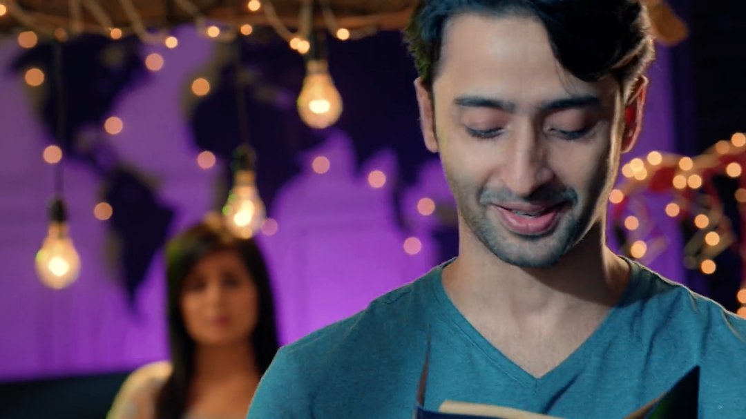 Firse Aayega BachpanWit Mishti he started dreaming of a happy fam- he'll relieve his childhood by bcming a father and holding the little fingers of his child. He wanted to bcm a father to wipe off his painful memories. Or so he thought.. #YehRishteyHainPyaarKe  #shaheersheikh