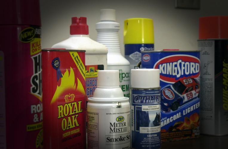 MississaugaFES's tweet photo. MFES would like to remind everyone to be extremely careful with flammable products around your home and always keep these products away from sources of ignition. 
#FireSafeSauga #MFESSafe #MississaugaStrongReady https://t.co/TYijBFZ0ZR