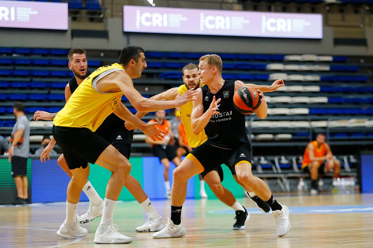 CB1939Canarias's tweet image. 💪🏀 Sigue la puesta a punto

💛🖤 #VamosCanarias