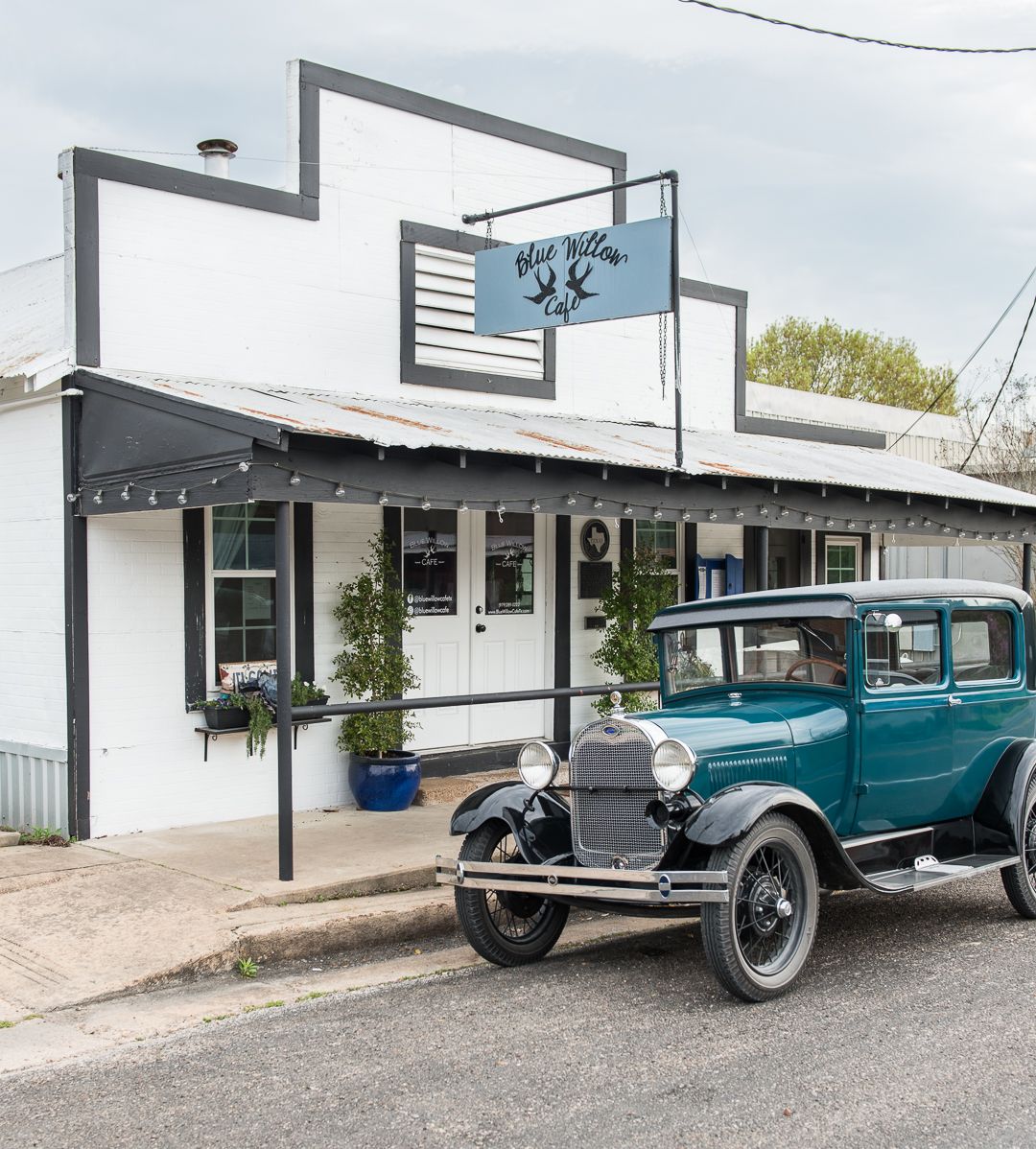 visitbrenham's tweet image. Our friends @bluewillowcafe in Burton have reopened! Friday &amp;amp; Saturday 8am - 2pm; Sunday brunch 8am - 1pm. 
#BurtonTX #BrenhamTX #VisitBrenham