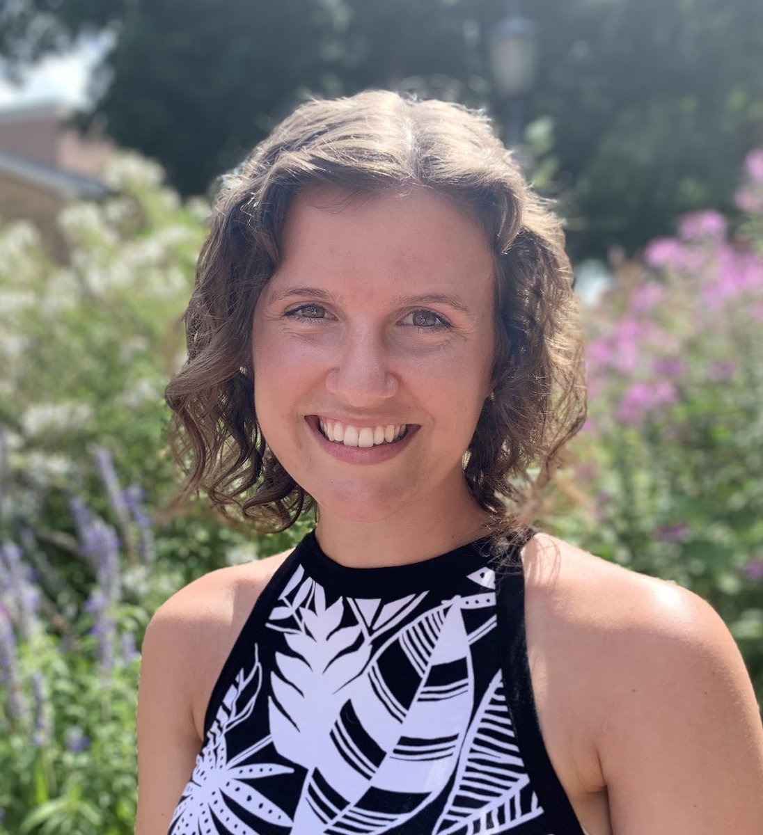Next up is  @becca_vanhoeck! Becca is on our candidate relations team and is a Ph.D. student  @UNC_Biology and  @UNCims where she studies the sounds marine animals make to ask a variety of questions about marine ecosystems and fish populations 