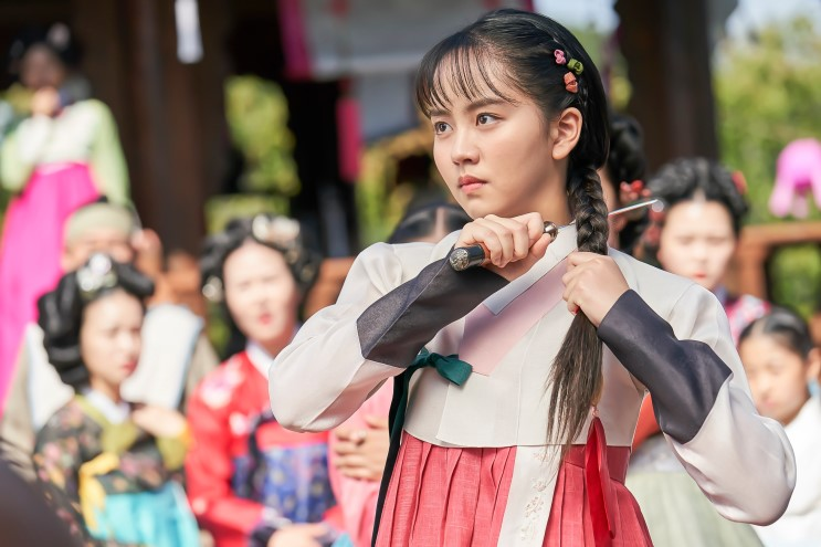 TTON was a project that she chose for herself after careful consideration, because she hasn’t always had the best experiences acting in sageuks. The director and writer’s vision aligned with her own, and her confidence in acting also increased through TTON.  #KimSoHyun