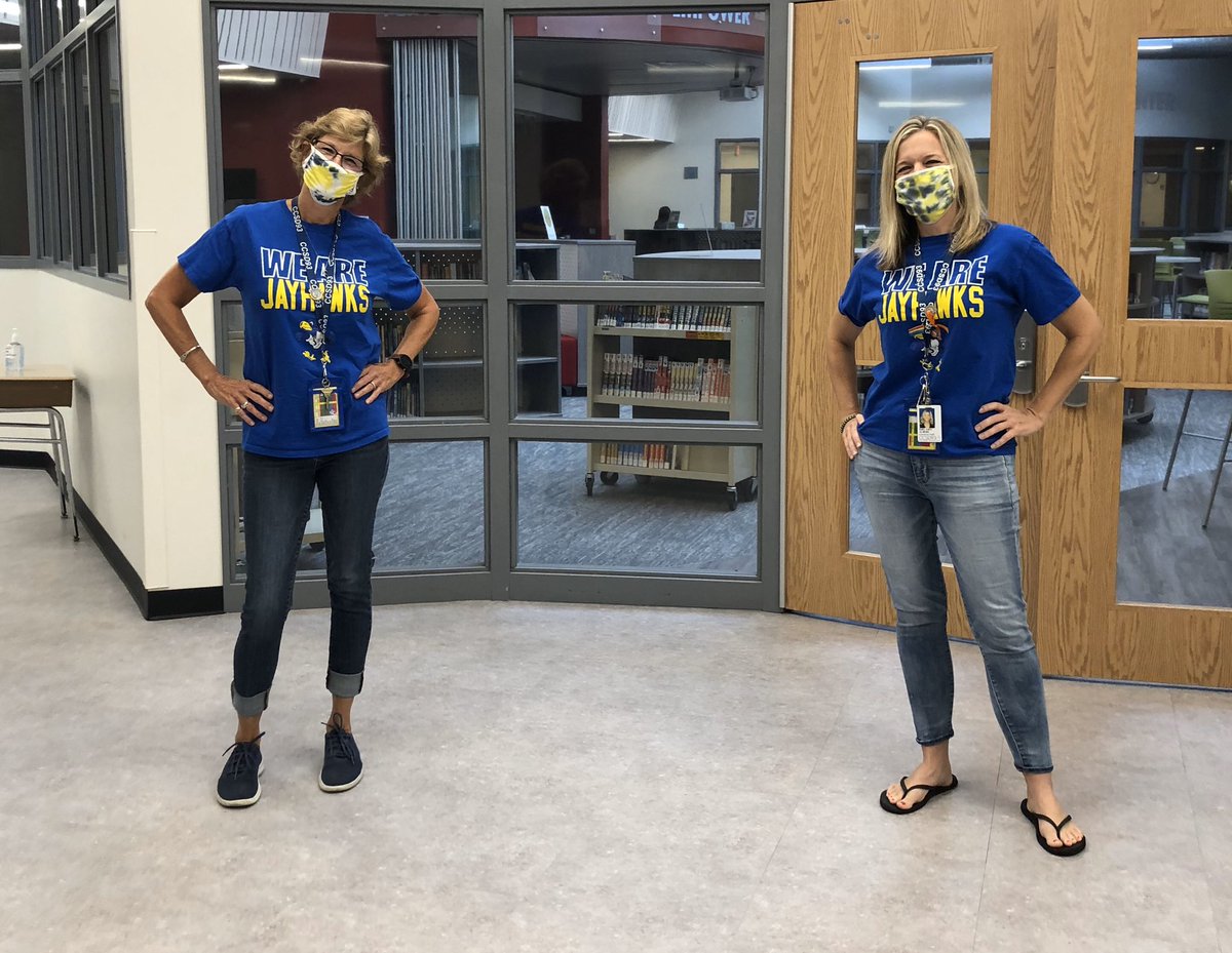 Unplanned twin day, even our masks! We miss you Jayhawks! 💙💛 @JSPrincipalD93 <a href="/CCSD93/">CCSD93</a> #wearejayhawks