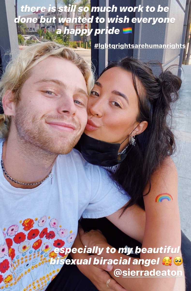 BiekeRamblesOn's tweet image. Some of my favorite Lierra pictures❤️

#STREAMBESTYEARS #OLDMEMV #Red5SOS #THANKSFORBESTYEARS #5SOSRedTeam #5MonthsofCALM
#KILLMYTIMEONSPOTIFY