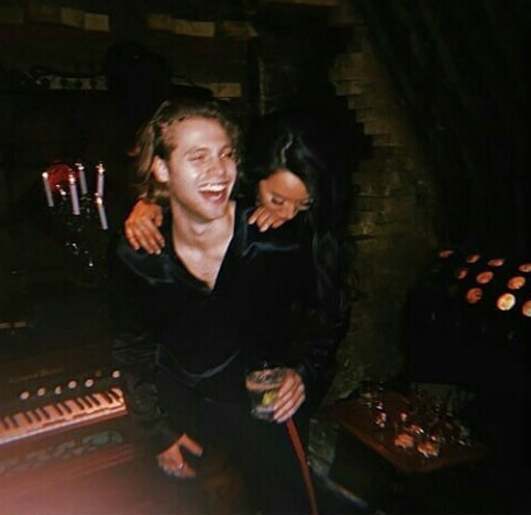 BiekeRamblesOn's tweet image. Some of my favorite Lierra pictures❤️

#STREAMBESTYEARS #OLDMEMV #Red5SOS #THANKSFORBESTYEARS #5SOSRedTeam #5MonthsofCALM
#KILLMYTIMEONSPOTIFY