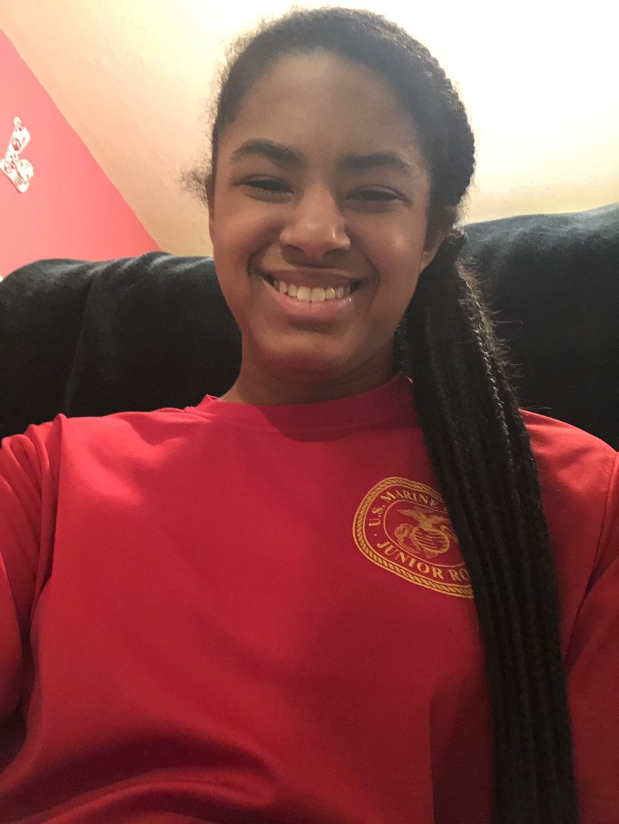 AprilJaneHoust1's tweet photo. On Friday’s, we wear Red!!!!! #TravisTigers #tigerpride365 #RedOut https://t.co/LZzPAXBUpE