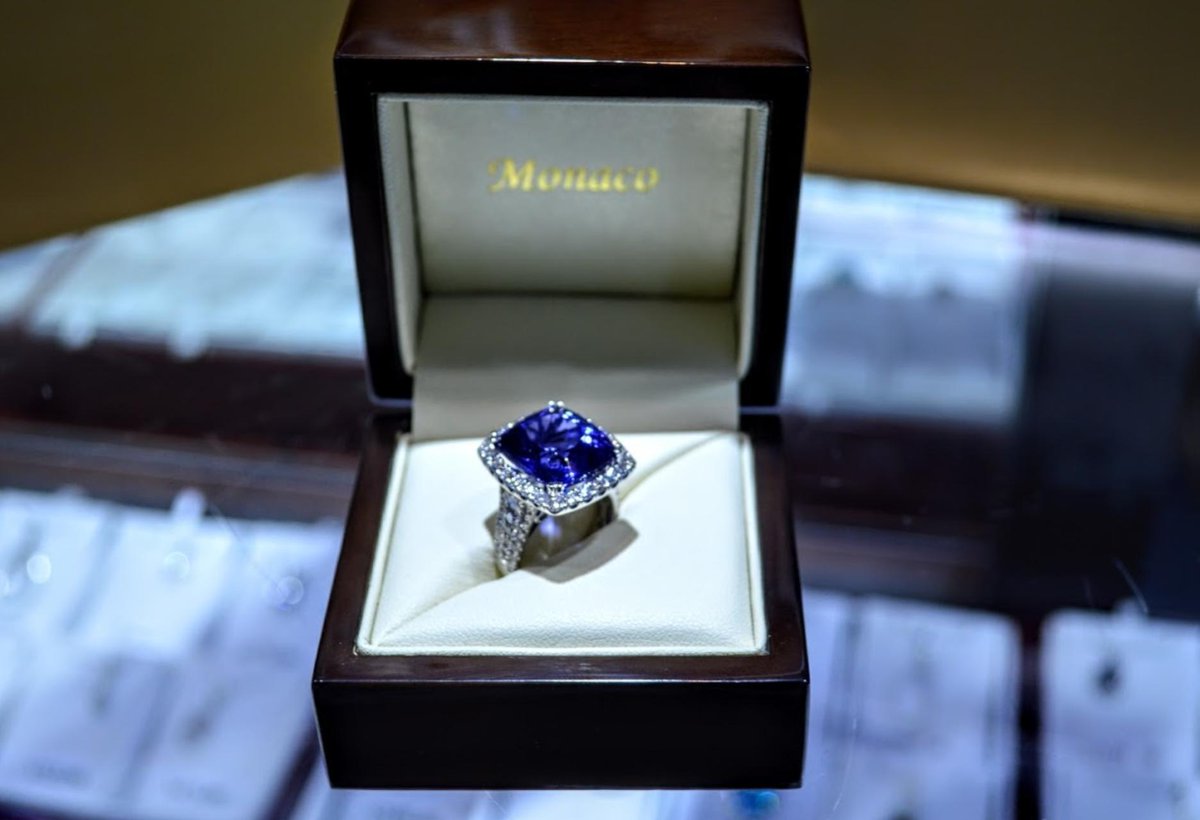 You'll find high quality at low prices with Monaco Jewelers! ✨

#CustomJewelry #MonacoJewelers