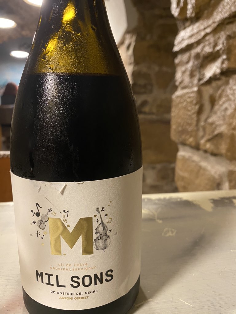 rubinat_oscar's tweet photo. Quan tastes un bon vi, sha de córrer a carregar. Celler @antonigiribet a Preixana, a 10 minuts del meu poble. @agiribet aviam si el proper dia et puc conèixer. Però els avis que m’han atès, quina meravella😍 https://t.co/Z83YMrPRfD