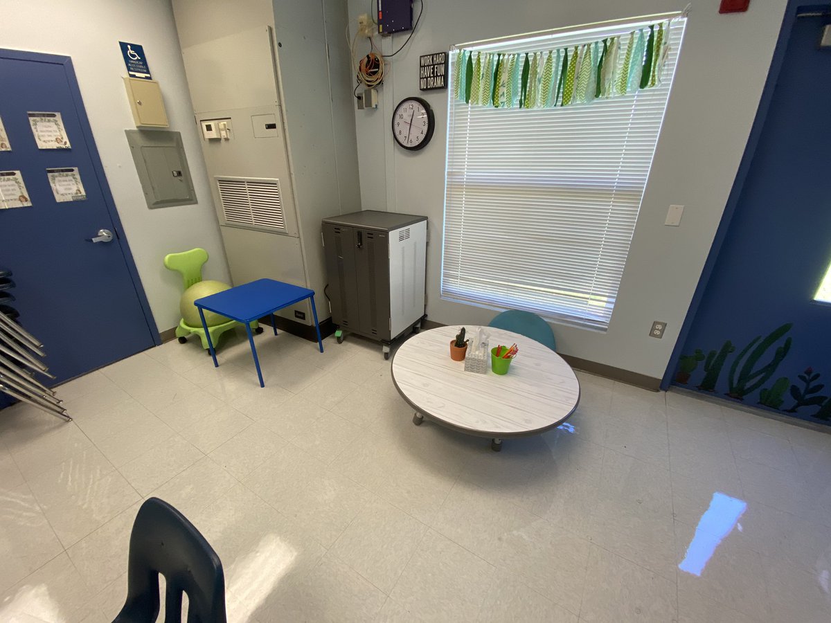 lindsyagreen's tweet photo. Who’s ready for their kiddos to come to school?! I am🙋‍♀️ #distancelearning  @CalusaES @southPbcsd @pbcsd https://t.co/Wx7BYqEu1S