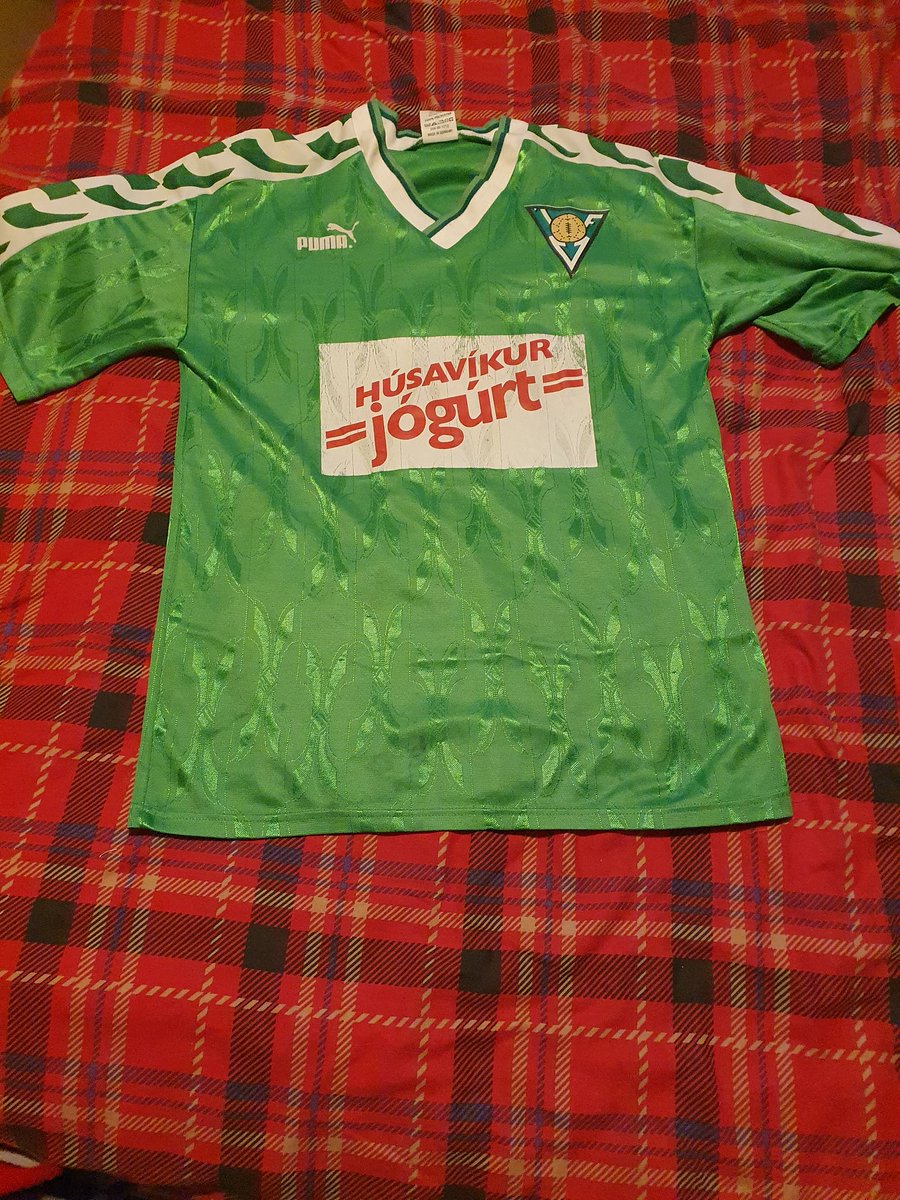 An absolute belter arrived today. Not sure what season but an old <a href="/Volsungur/">Græni Herinn</a> shirt. #Icelandicfootball #nordicfootball #footballmemorabilia #island #Iceland #Icelandophile 🇮🇸