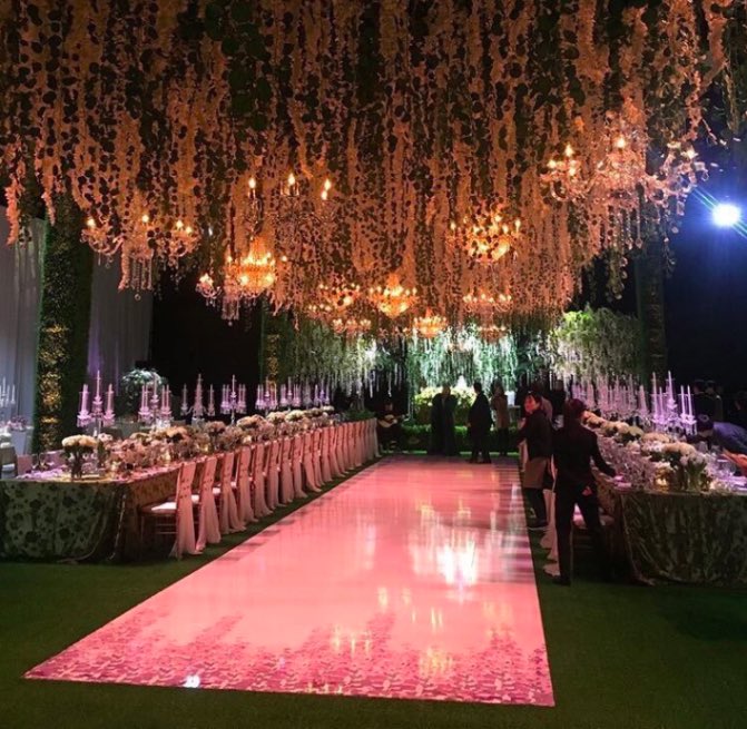 A fairytale wedding truly...(Fun fact: wedding party organizer/designer Youngsong Martin was the one who designed Twilight’s Edward and Bella’s wedding scene)