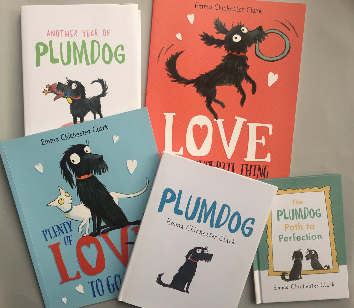 No.30  #LibraryTop59 Emma Chichester Clark  @emmachichesterc uses gorgeous colour palettes and clever designs in her famous Blue Kangaroo books. Visit her Plum Dog Blog  http://emmachichesterclark.blogspot.com  for painted scenes from real life that inspired books about him  https://en.m.wikipedia.org/wiki/Emma_Chichester_Clark