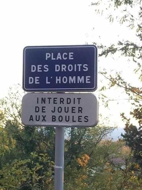 Celui qui a édicté ce règlement est complètement ma boule, et devrait bientôt pointer, mais au chômage.