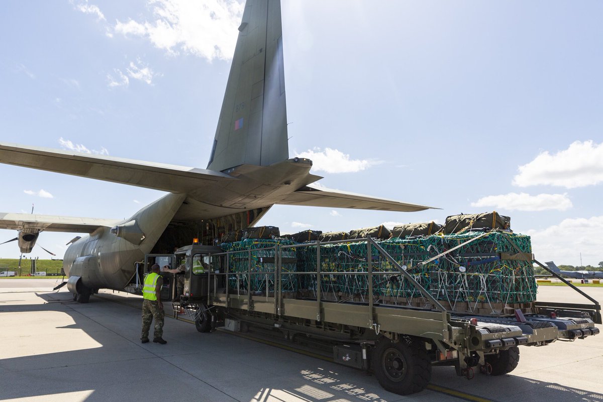 Last week a  @RoyalAirForce  @JADTEUPhotog joined  @BritishArmy  @UKArmyLogistics Air Despatchers, from JADTEU, in the air as they dropped a number of Container Delivery System pallets over Salisbury plains, allowing the Despatchers to maintain essential currencies...  