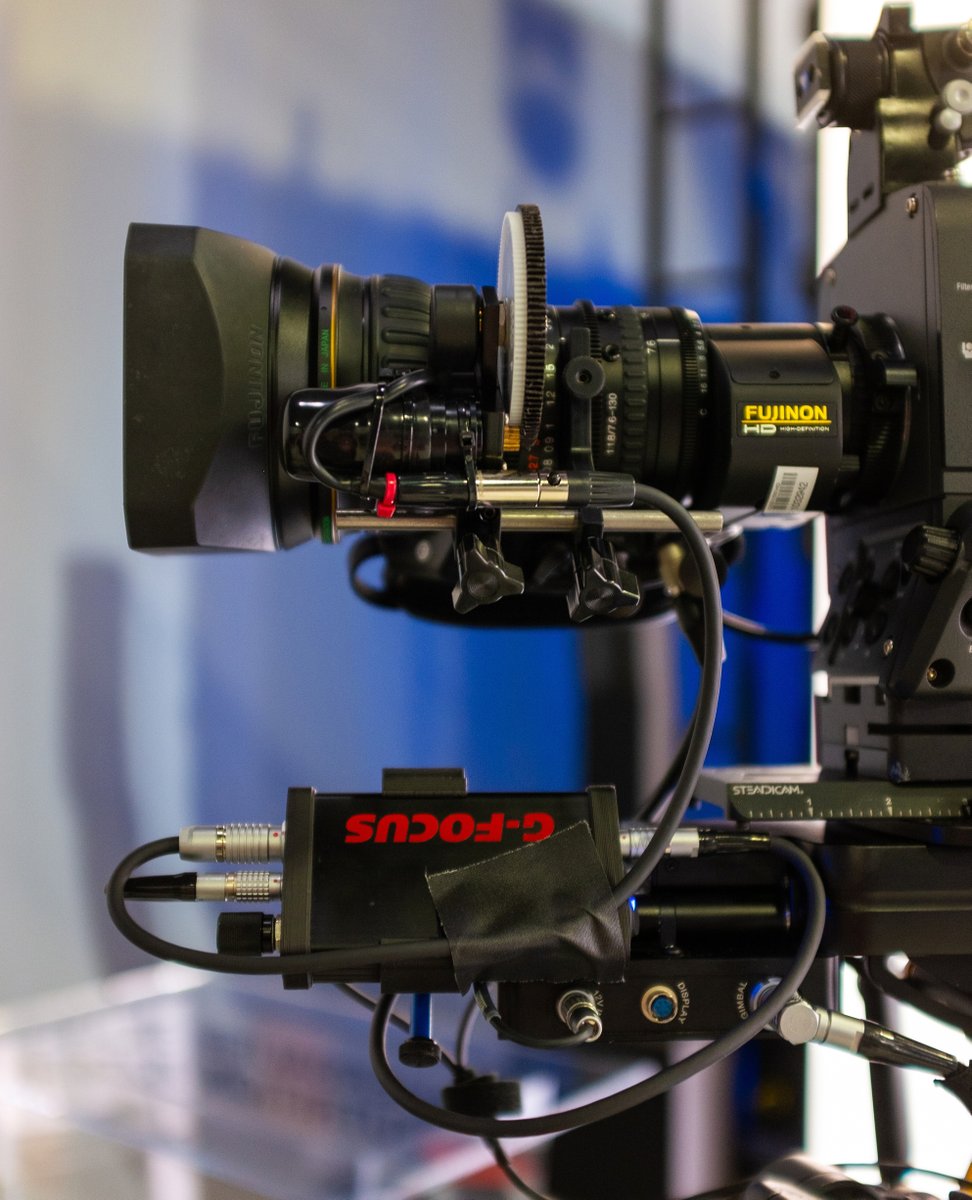 steadi_red's tweet photo. Got to break out the live kit for a few days. this job was not wireless, so there are a few more challenges to adapt to. I have a fiber jumper (which was much more flexible than the one the show provides) so it puts a lot less influence on the rig, still more than I would want. https://t.co/LhRkRmn0Vv