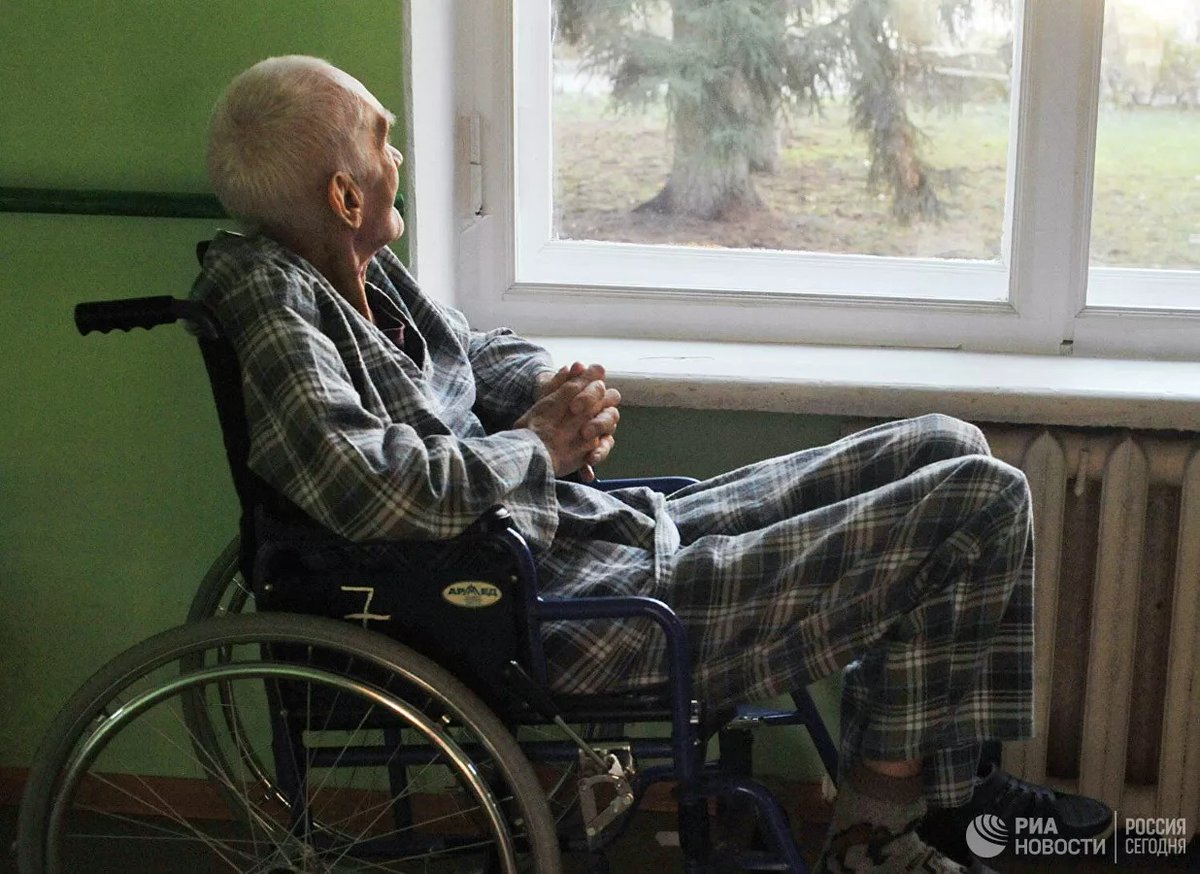 Приемная семья для взрослых: как на Сахалине помогают пожилым и инвалидам ria.ru/20200828/semya…