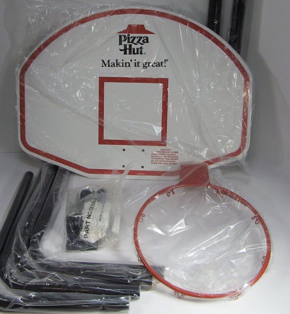 80sSportsNStuff's tweet photo. Pizza Hut had the best promotions... https://t.co/9QnNL2Z6S4